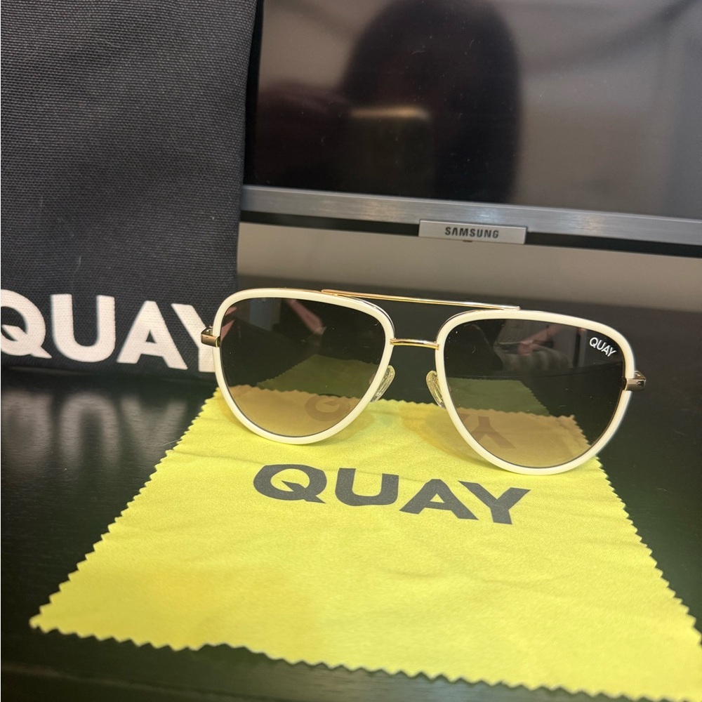 Quay Australia White and Gold Aviator Sunglasses with Gradient Lenses